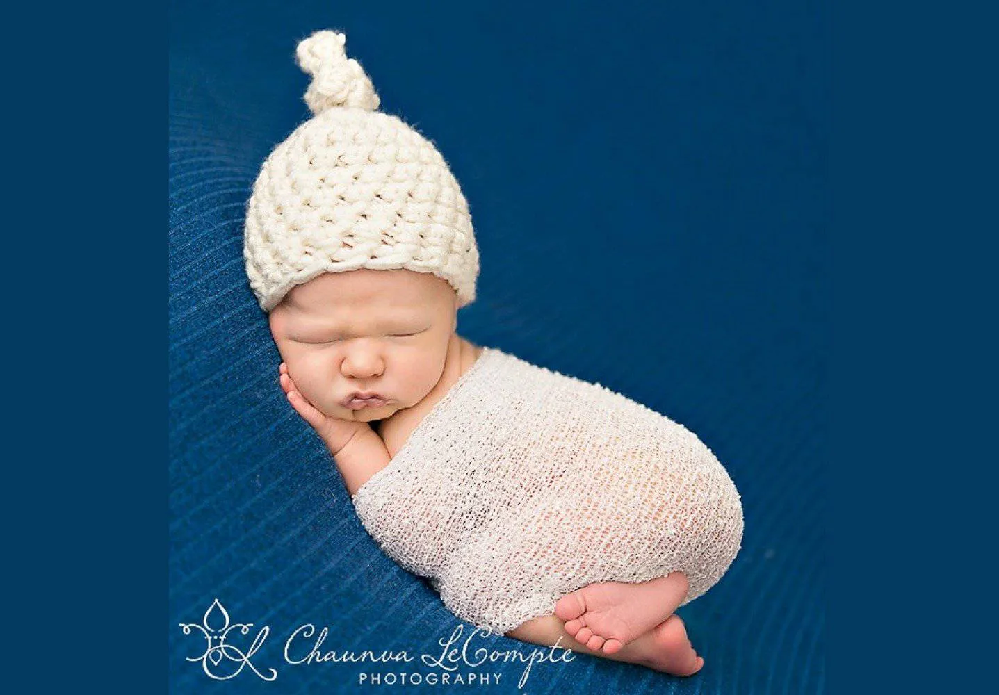 Cream Newborn Knot Hat