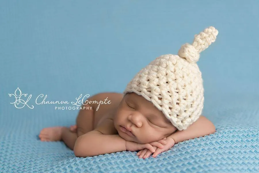 Cream Newborn Knot Hat