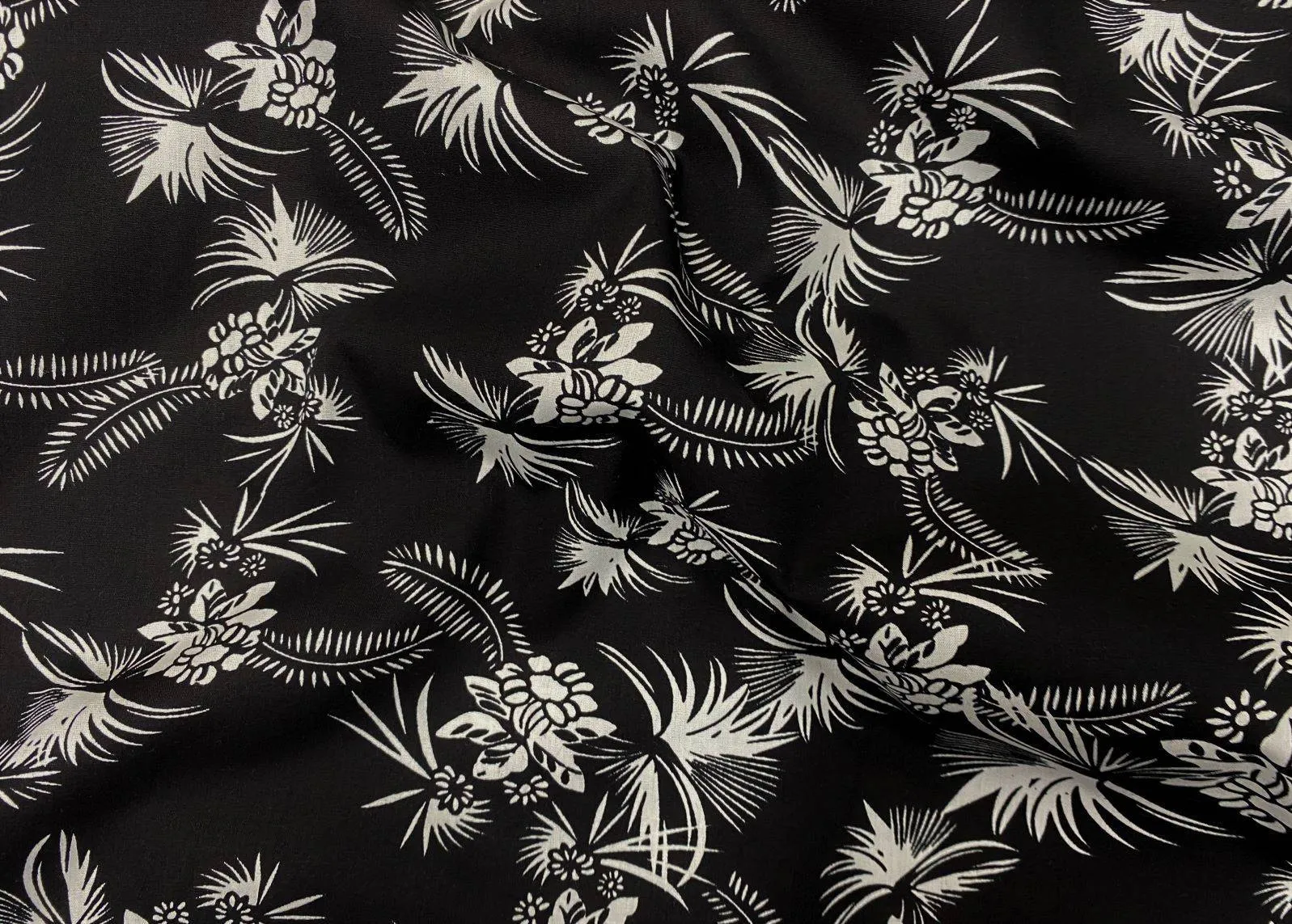 Feather Palm - Monochrome Cotton Poplin HALF METRE