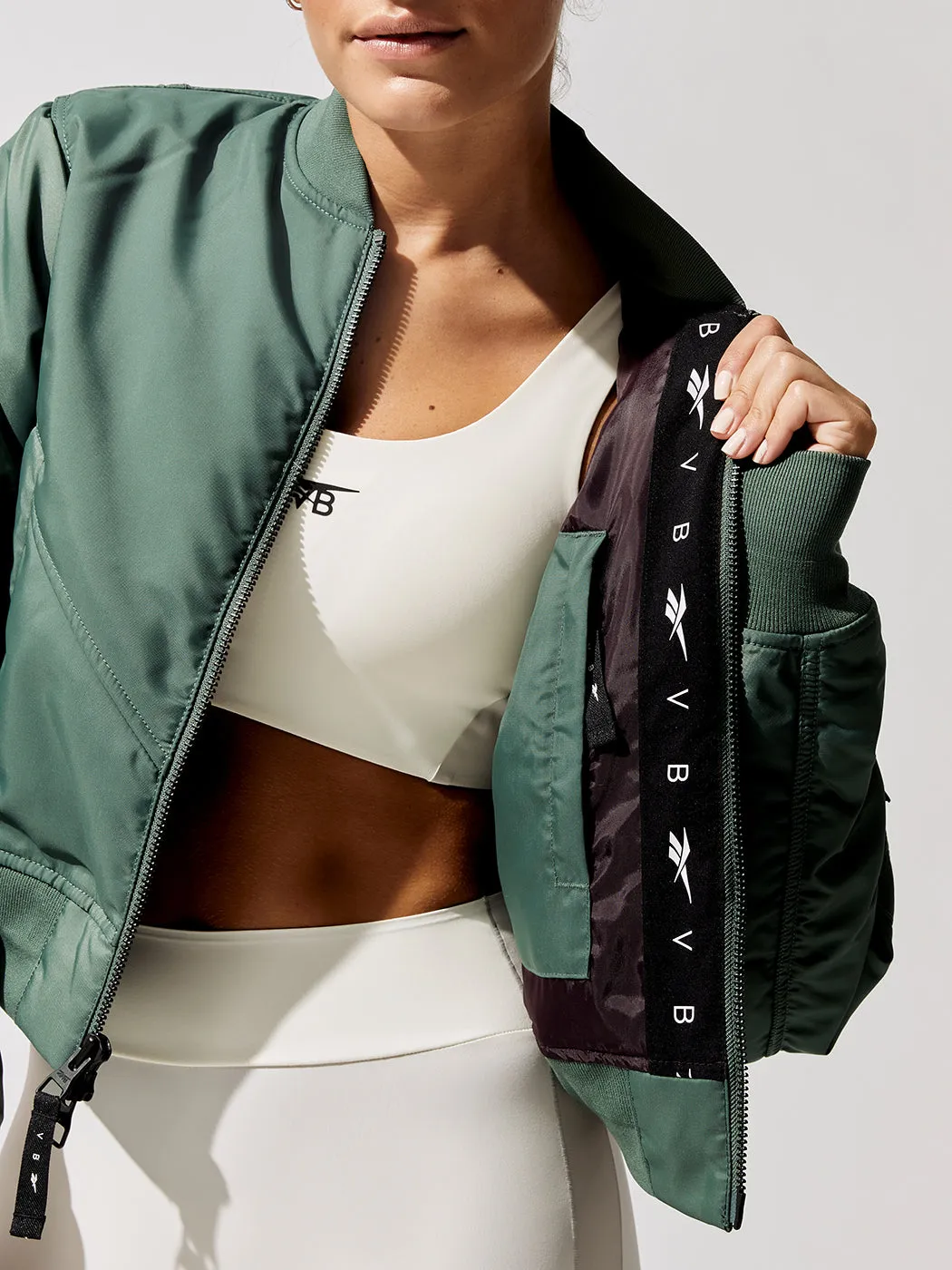 Rbk Vb Bomber Jacket - Chalk Green